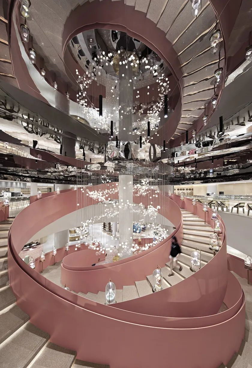 曾声称耗资1亿打造的网红蛋糕店闭店，品牌道歉：全面停业自救