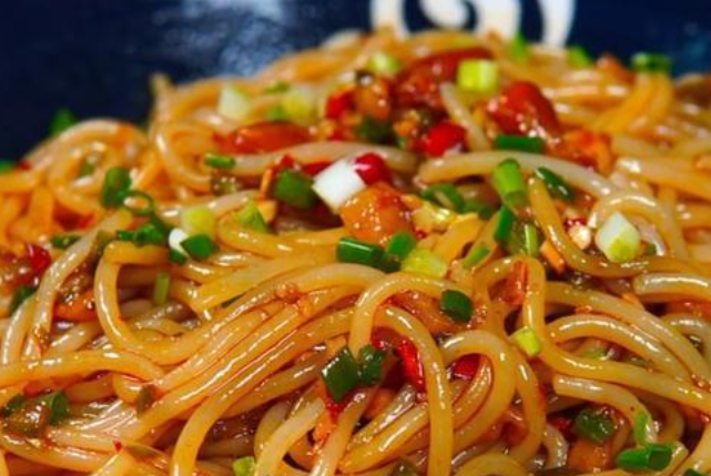 麻辣烫店选址靠近什么好,这样选不会错 南昌拌粉加盟店怎么选址好,这样选不会错