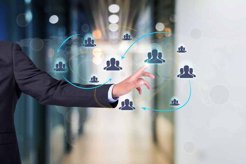 进大学招洗碗工？其实餐饮业招新，更别忘留旧