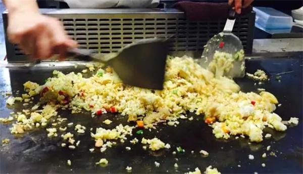 猪不戒花式铁板炒饭加盟 猪不戒花式铁板炒饭