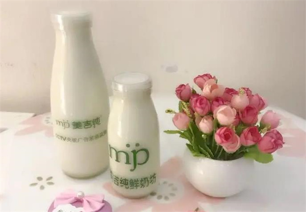 美吉纯鲜奶坊