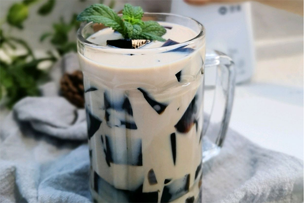 奶茶烧仙草 奶茶烧仙草