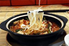 万方圆拌粉瓦罐汤米粉，万方圆拌粉加盟费多少