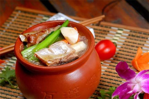 瓦罐汤拌粉加盟