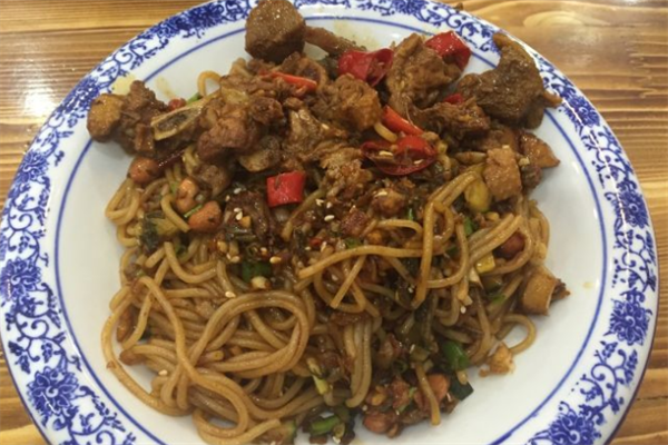 罗记啤酒鸭拌粉加盟