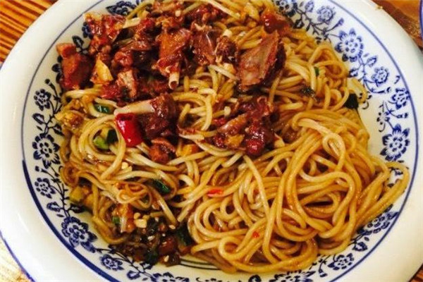 吴记啤酒鸭拌粉加盟