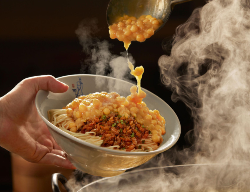 面馆赛道大浪淘沙，这个品牌道出了穿越周期的秘密