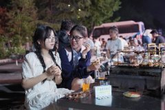 特种兵式旅游极限美食打卡爆火，聪明的餐厅发