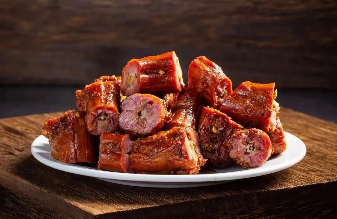 紫燕食品2022年净利润下跌超三成；瑞幸罚员工抄写顾客差评上热搜