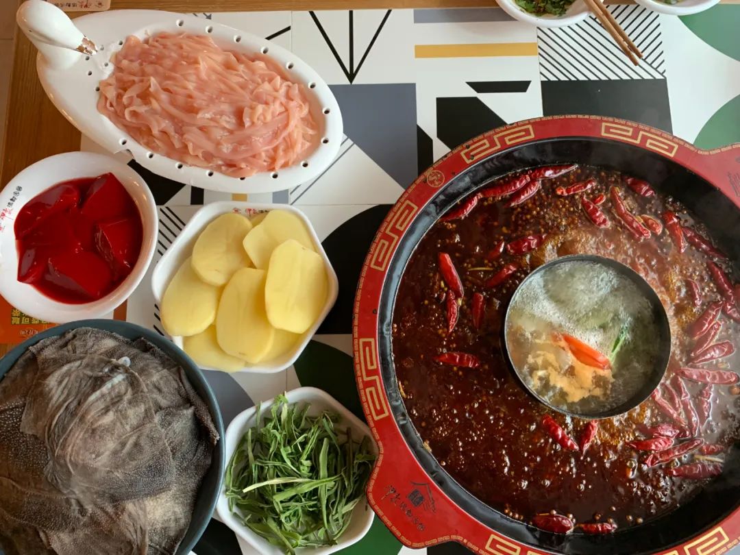 曾风靡全球的国际品牌，正陷入“奶茶加盟”纠纷！