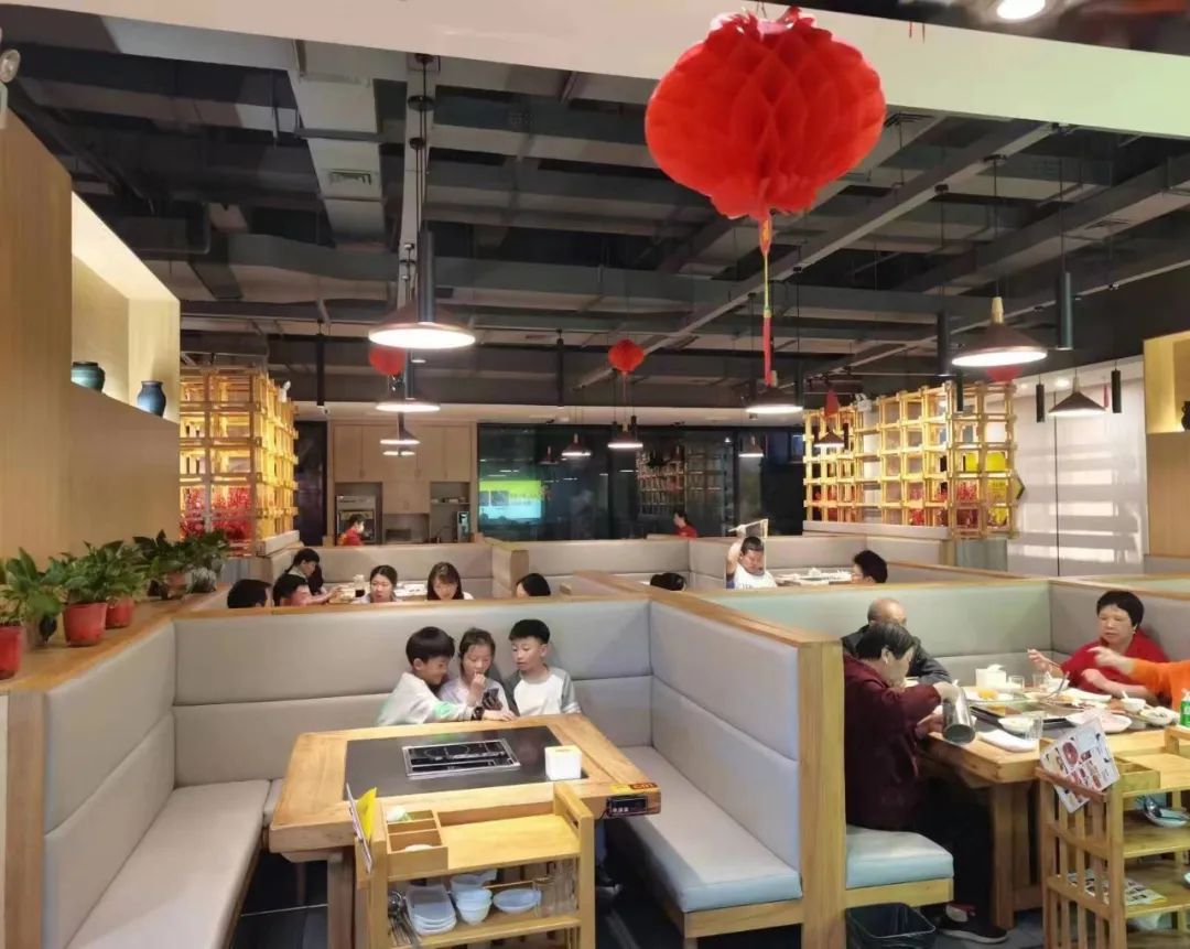 真爆裂or假虚荣？五一我们奔走3大业态，揭秘餐饮真相