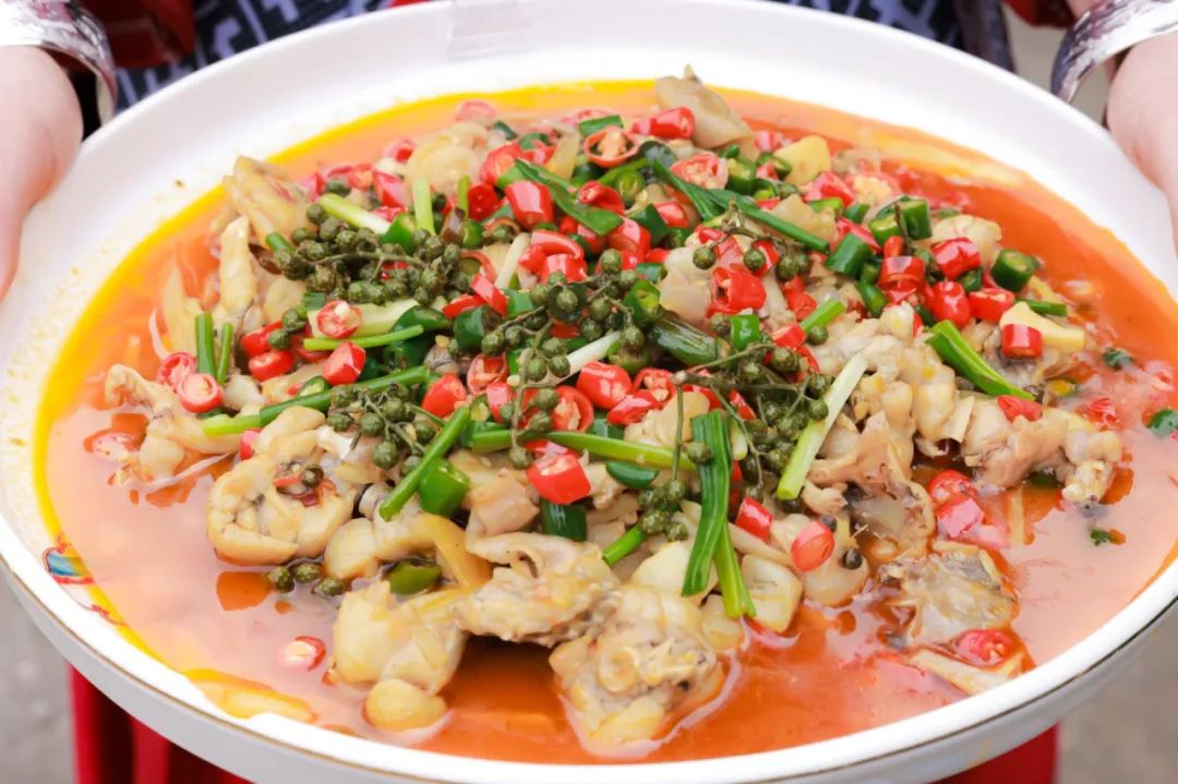 “无酸不欢”的贵州人，为什么捧不火酸汤鱼？