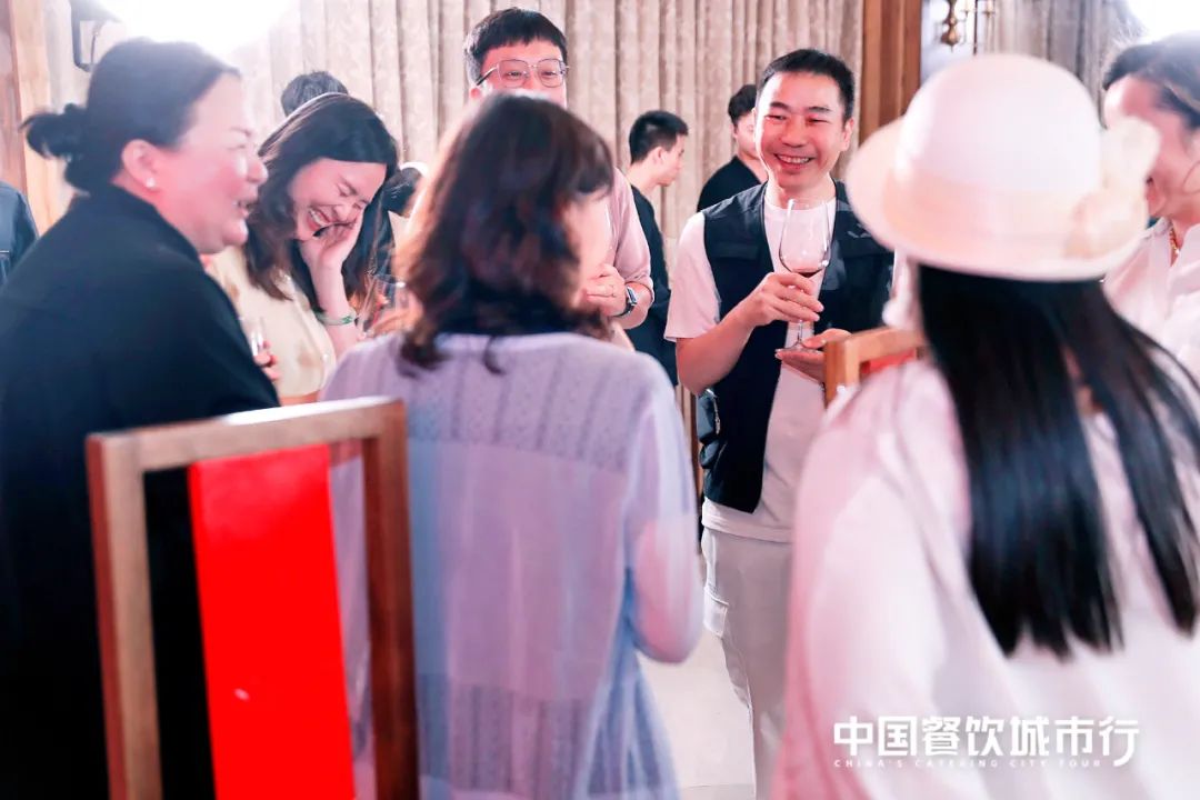 品鉴川菜之美，红咖饭局在水井·黉馆精彩上演