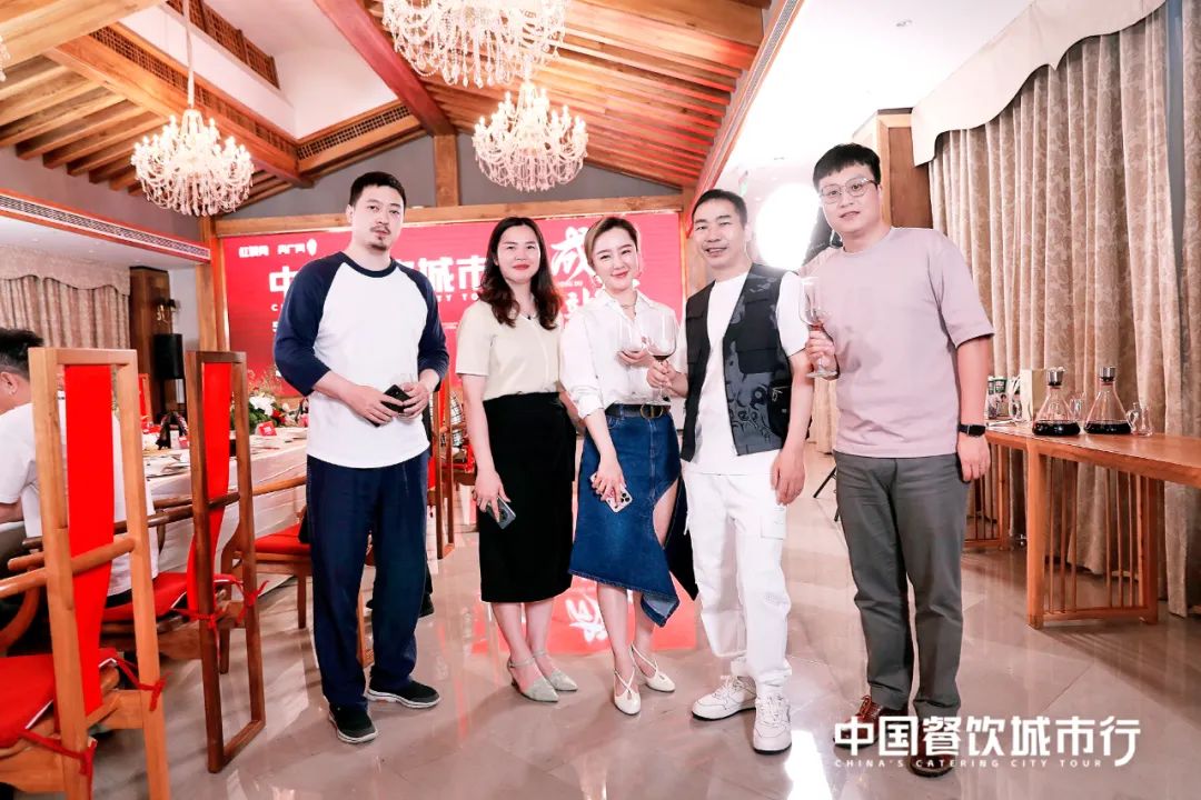 品鉴川菜之美，红咖饭局在水井·黉馆精彩上演