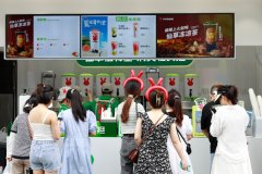 “奶茶搭子”相约过“六一”，书亦再引领茶饮