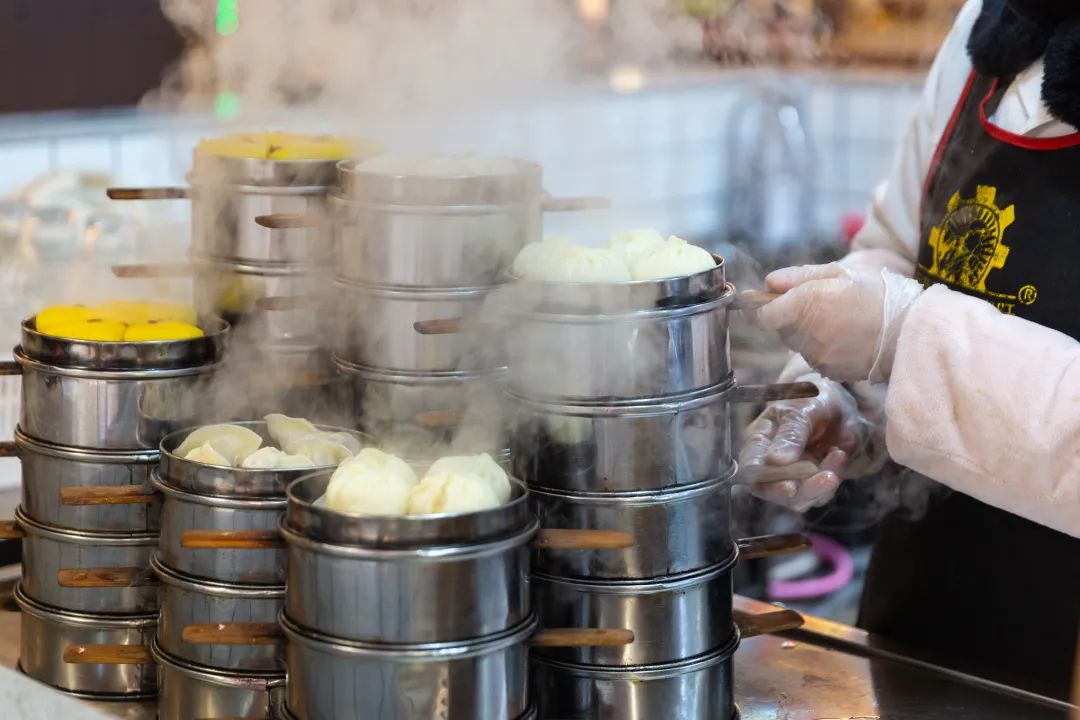 跳出品类红海！在串串香的发源地，这个品牌靠什么卷赢同行？