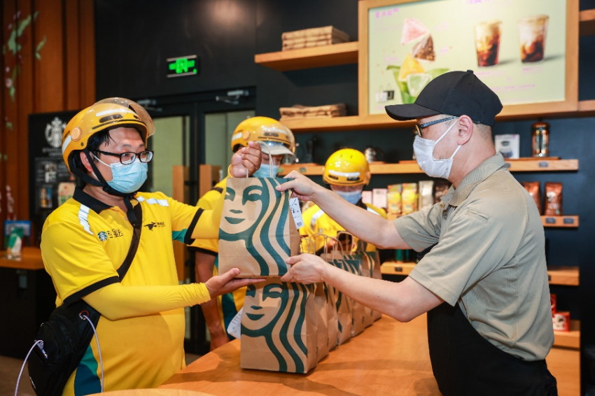 首份餐饮618直播成绩单出炉，海底捞、星巴克、华莱士都卖爆了！