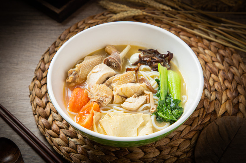 蒙自源荣登“2022年度广东连锁TOP100”！创始人李红伟：2000店目标指日可待！