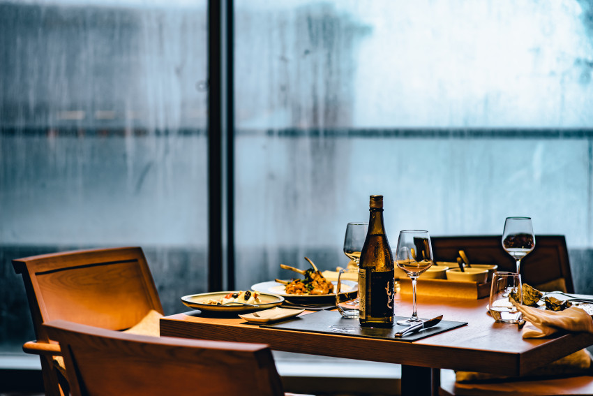 “碰瓷”上百户餐饮商家！一男子获刑8个月，罚款2万元！