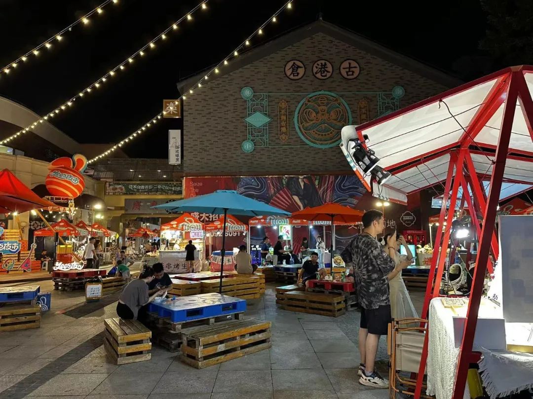 夜市摆摊，能“一夜暴富”？