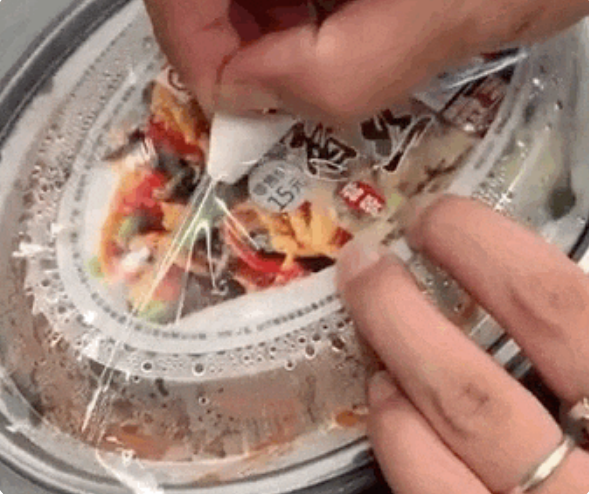 动车盒饭35元价签下面竟还藏着15元零售价！12306回应了