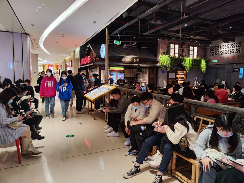 强制扫码点餐违法！上海要求手机点餐餐厅备纸质菜单