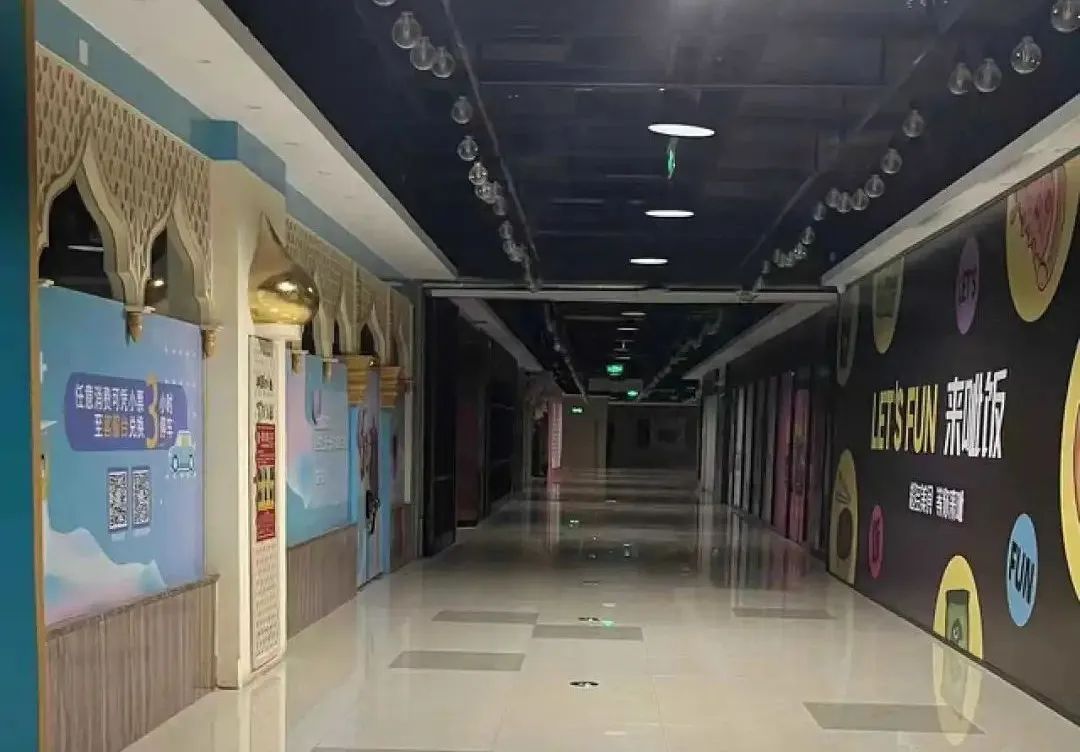 赚的钱不够交房租，老板深夜把自己店砸了！今年餐饮真的难……