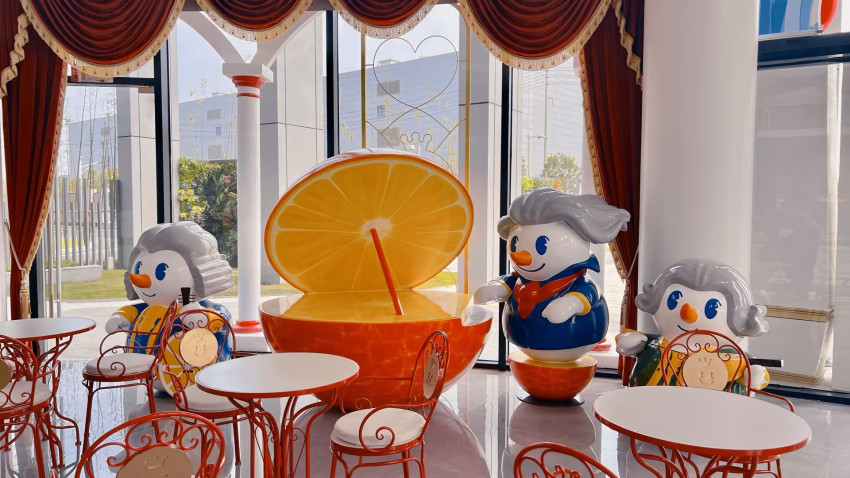 某雪姓顶流茶饮，斥巨资建了一座“中国版迪士尼”，又土又嗨！