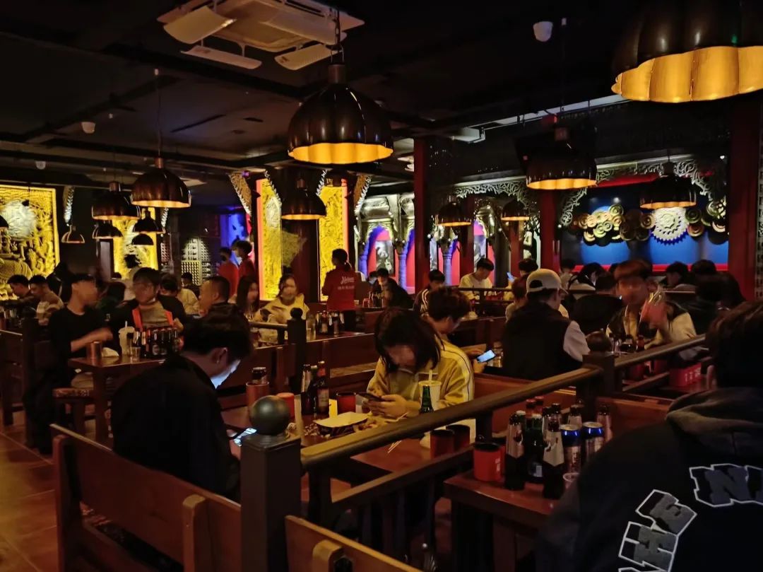 学海底捞关了一批门店后，海伦司终于不亏了