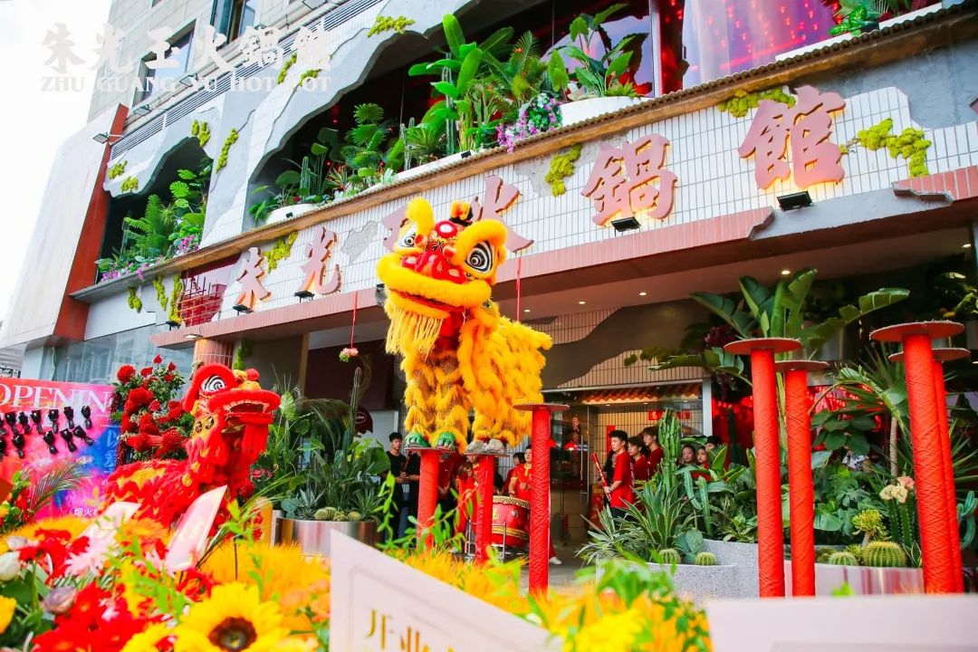 开店3年，年年当排队王！朱光玉为何总能拿捏吃货们？