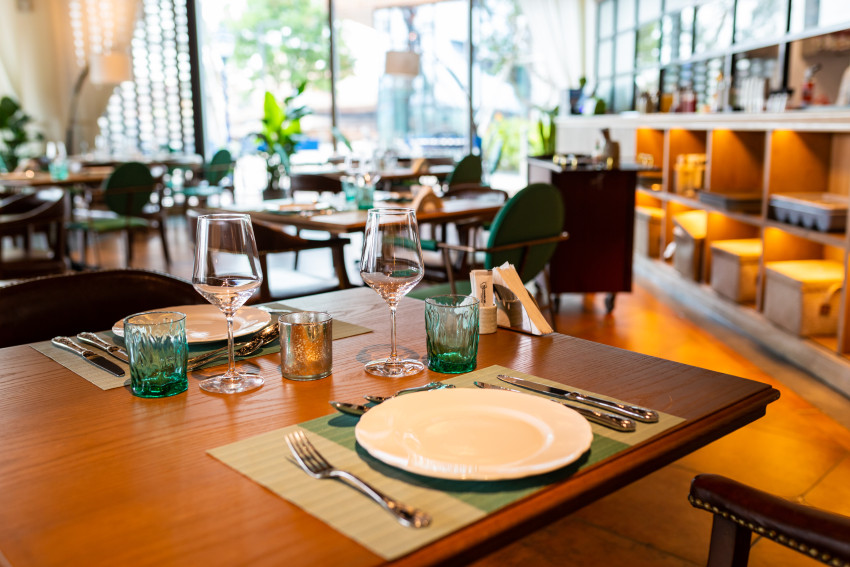 七夕带动“甜蜜经济”！全国多地餐厅线上订座量翻倍