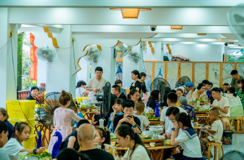 云南边境一家小众餐厅，靠短视频月入百