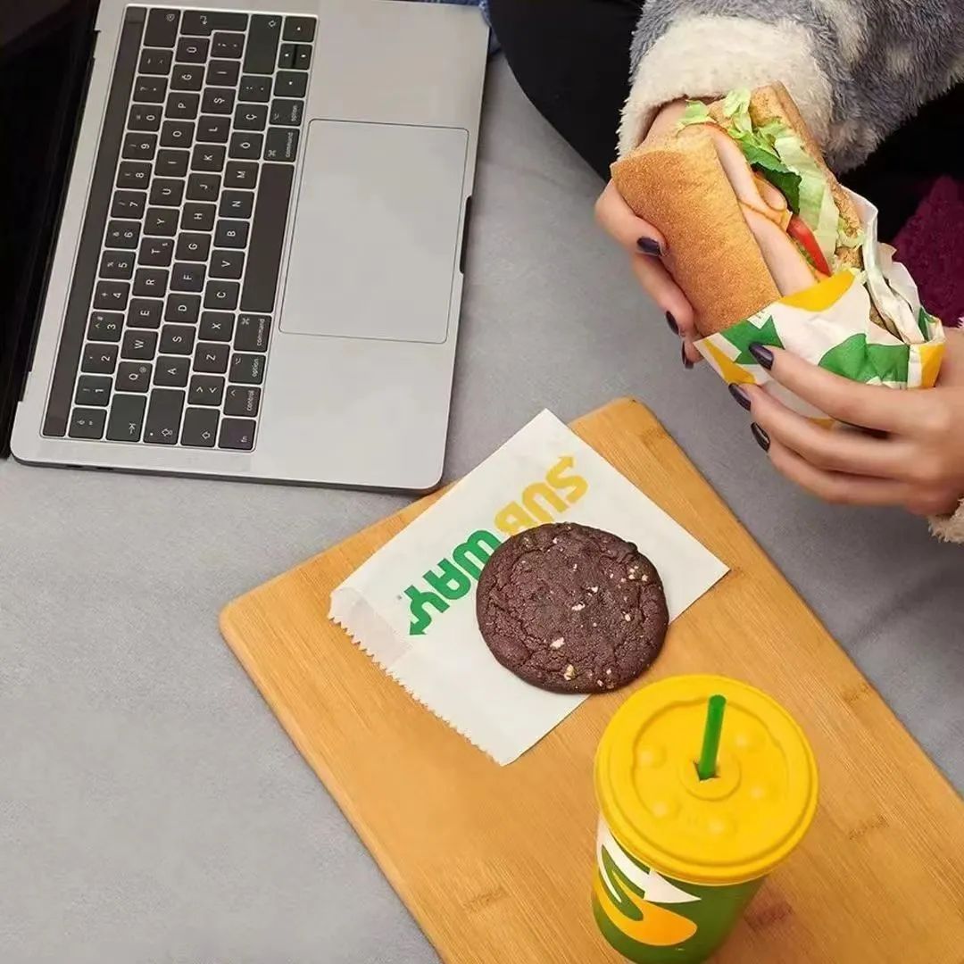 桃李面包实控人4.8亿元股份遭冻结；达美乐在华门店超670家