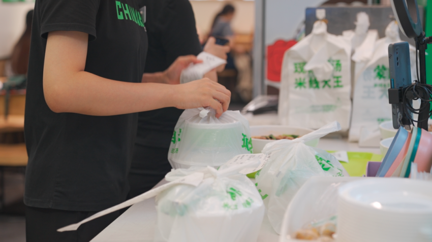 冲刺2000店、设立双总部,拆解米线头部品牌蒙自源的开店策略