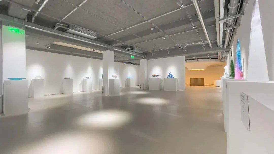 花2.7亿开7家店，这个新鲁菜品牌想把艺术馆搬进餐厅