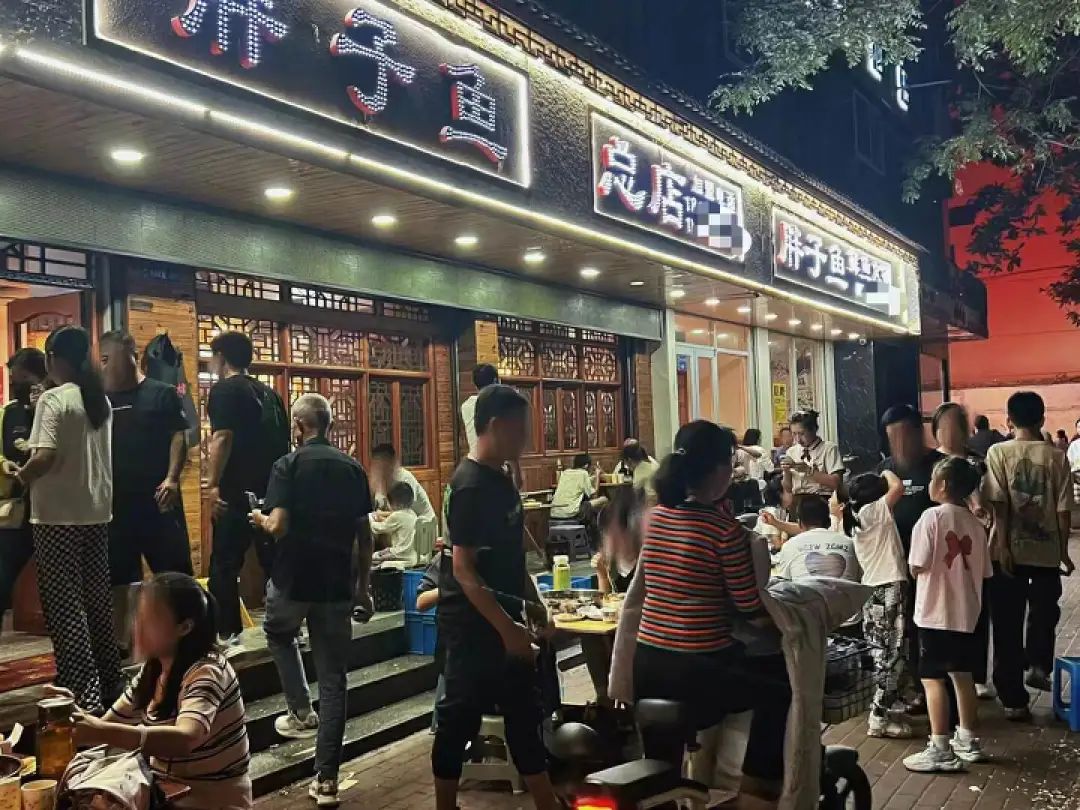 80%顾客靠社群,在5线城市开火锅店赢麻了!
