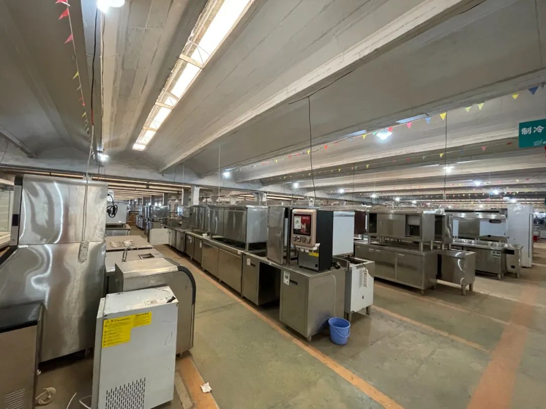 餐饮业态洗牌加剧、闭店率攀升，一家歇业的店会带出哪些生意？