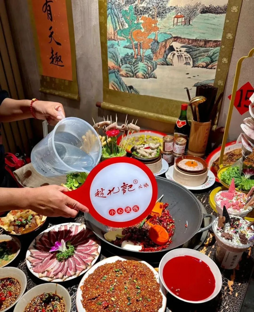 被看好的县城火锅,正变成高压“熔炉”