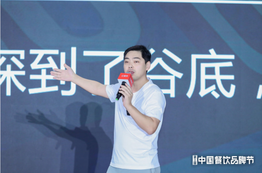 千万粉丝博主比尔盖南：一年做废8个短视频账号