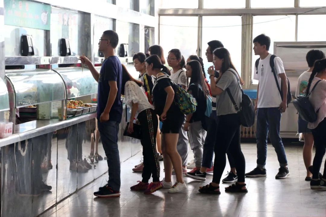 社会餐饮及外行跨界进来分蛋糕，团餐领域正面临新一轮变局