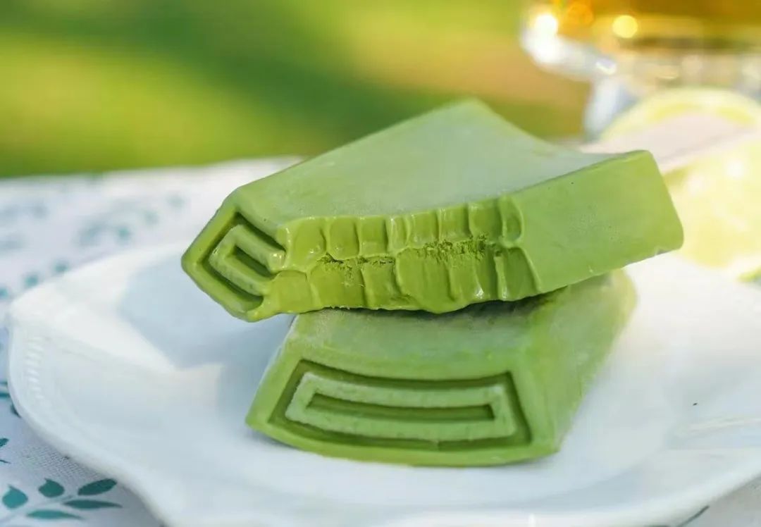 钟薛高跌落神坛，“新中式”们撑不住了