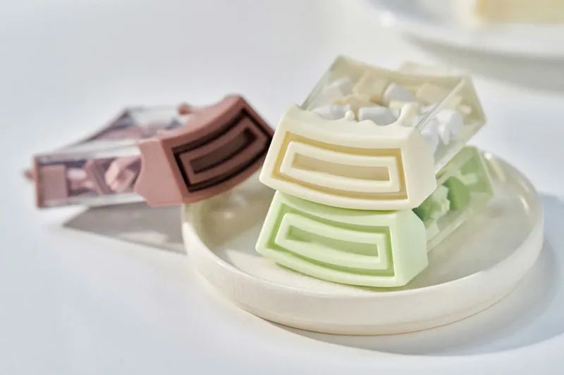 钟薛高跌落神坛，“新中式”们撑不住了