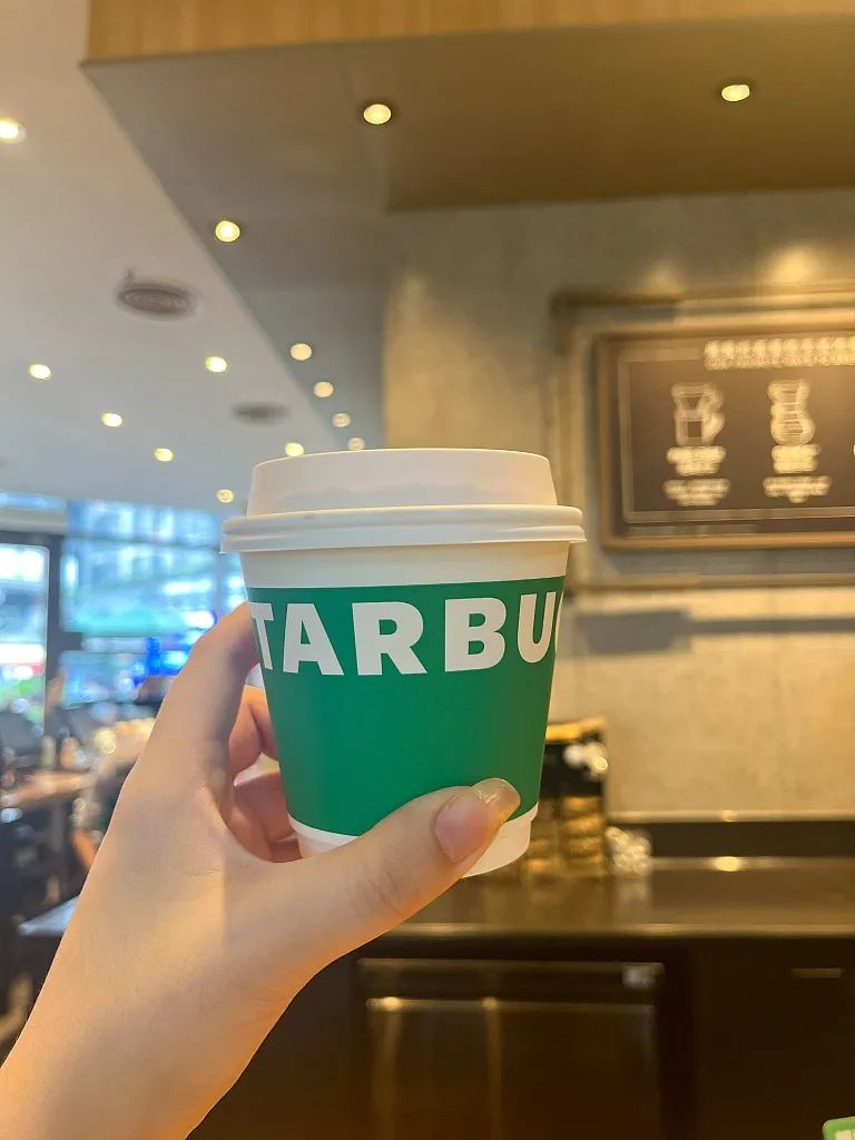 当星巴克也开始向“奶咖”低头｜未来焦点