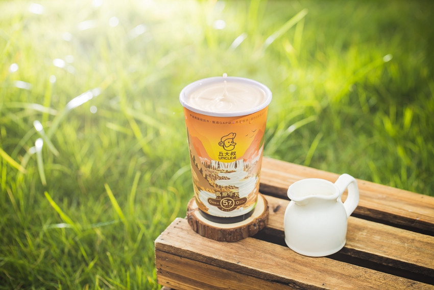 丘大叔奶茶新升级，超高营养强势突围“奶基底升级大战”
