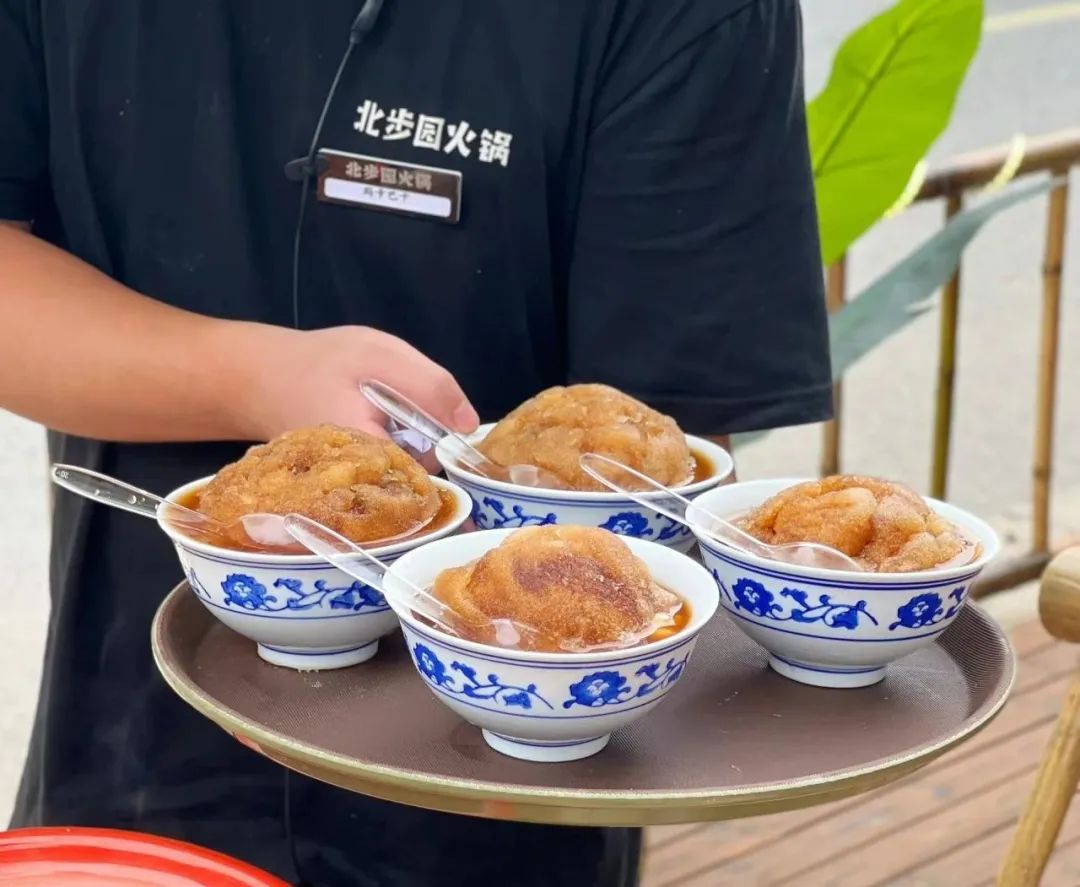 靠一条差评火起来的冰汤圆,让我看到手工菜正成顶流