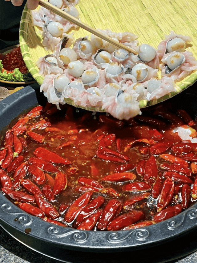 火锅花卷、罐罐奶茶、虾滑面条…...这30+秋冬新品正流行!