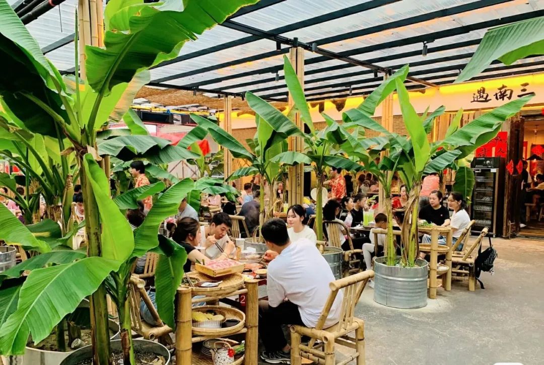 火锅越土,生意越好,why?