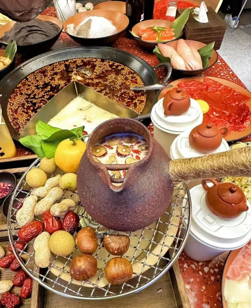 1.1亿次曝光，围炉煮茶2.0版“罐罐奶茶”走红火锅店！