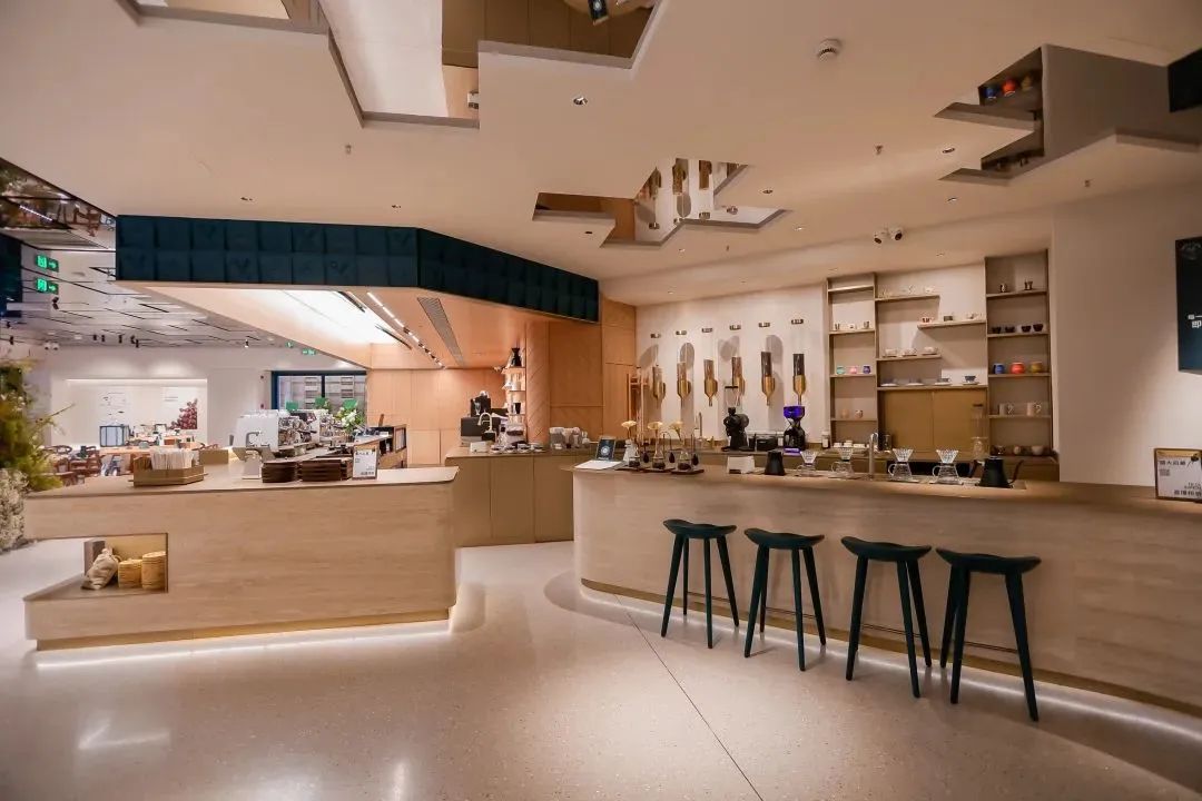 Tims首家寺庙店、奈雪茶院、超级鸟局...10月特色新店来了！