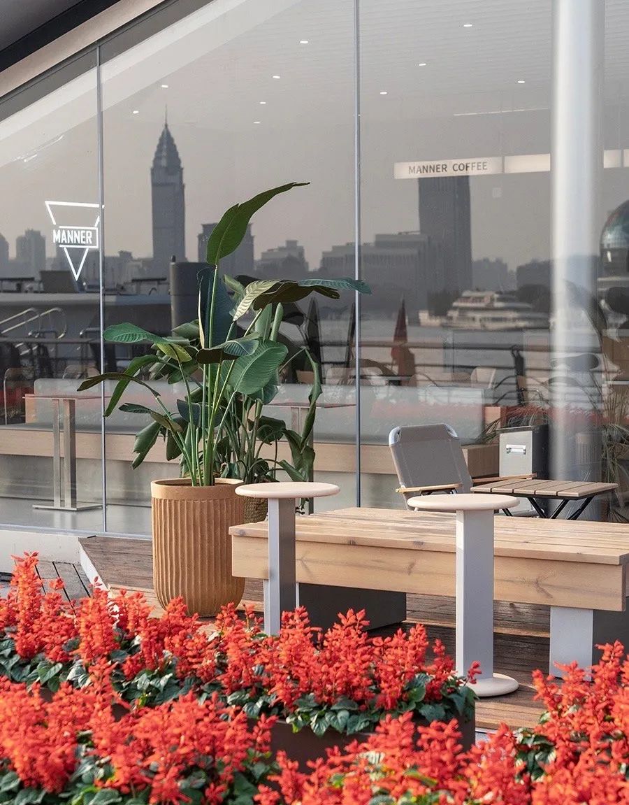 Tims首家寺庙店、奈雪茶院、超级鸟局...10月特色新店来了！